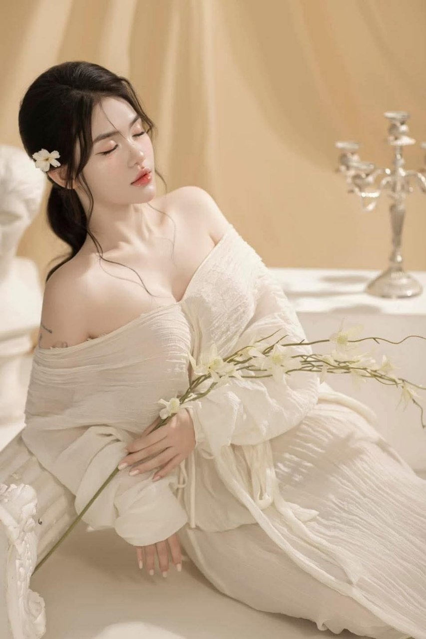 Gã thầy giáo piano với vẻ ngoài tri thức lại là kẻ biến thái chịch cả 2 má con